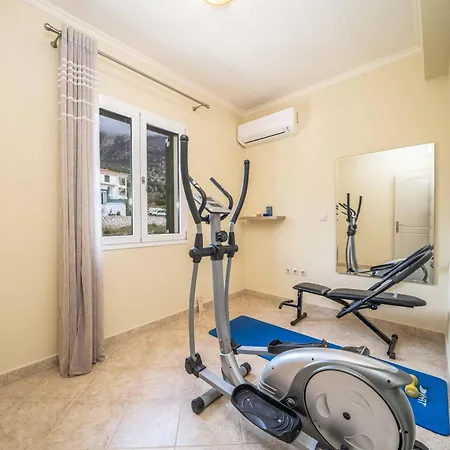 Andriana Villa